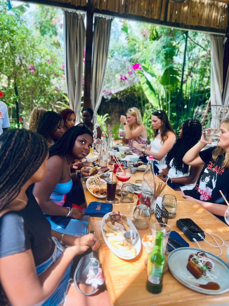 WhatsApp Image 2025-09-07 at 17.03.03_06889524